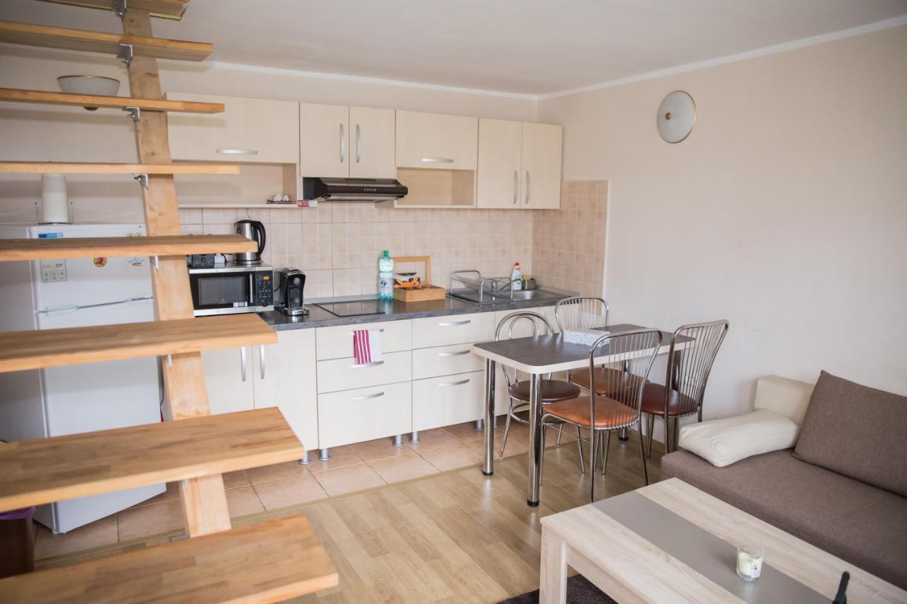 Apartament Beta Apartment บิสตริซา ภายนอก รูปภาพ