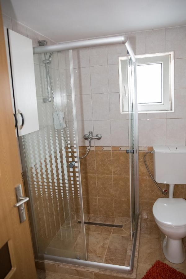 Apartament Beta Apartment บิสตริซา ภายนอก รูปภาพ