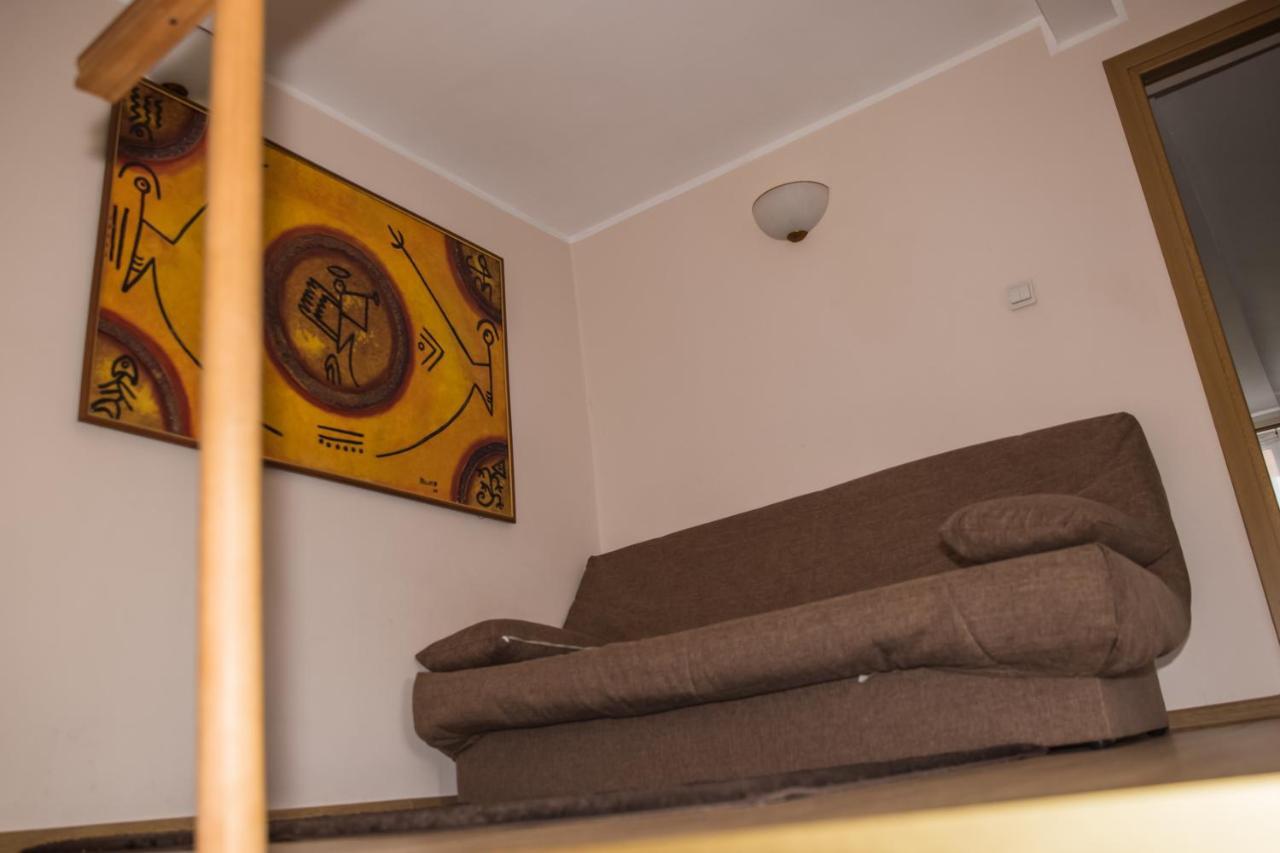 Apartament Beta Apartment บิสตริซา ภายนอก รูปภาพ
