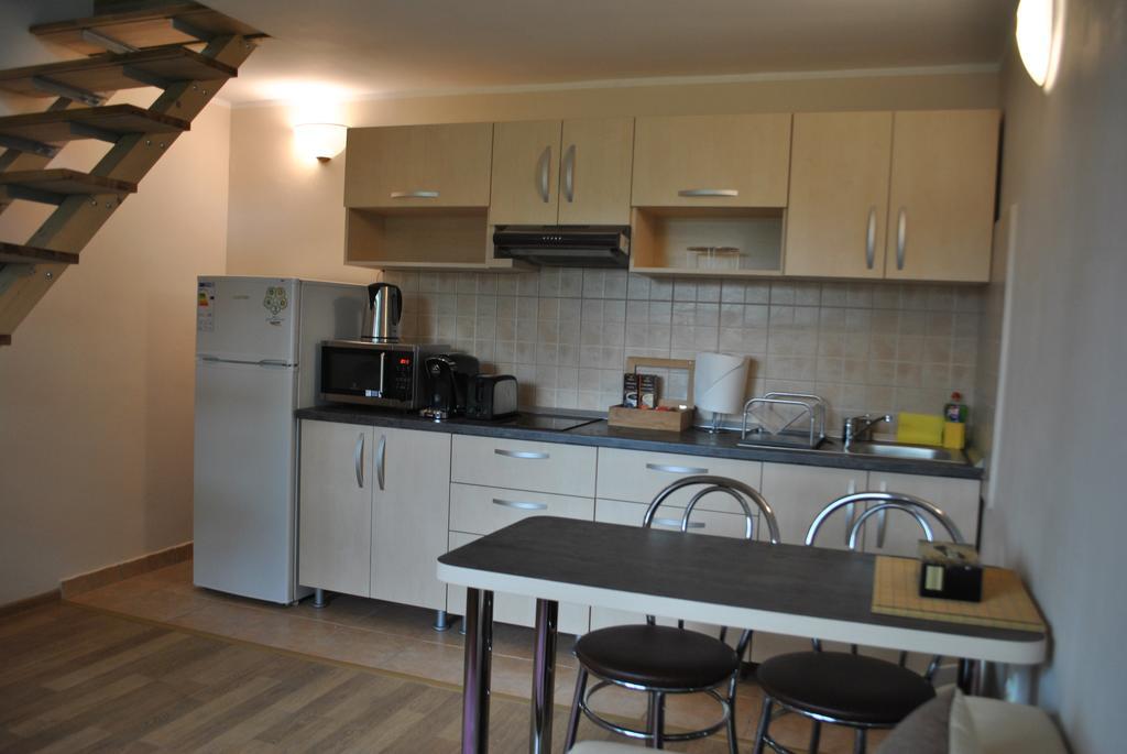 Apartament Beta Apartment บิสตริซา ภายนอก รูปภาพ
