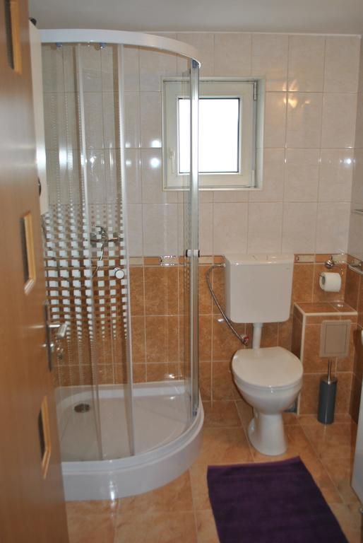 Apartament Beta Apartment บิสตริซา ภายนอก รูปภาพ