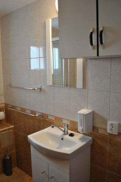 Apartament Beta Apartment บิสตริซา ภายนอก รูปภาพ